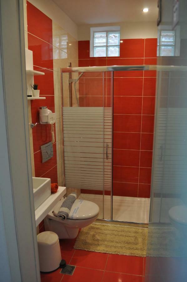 Apartment Studios Yalos