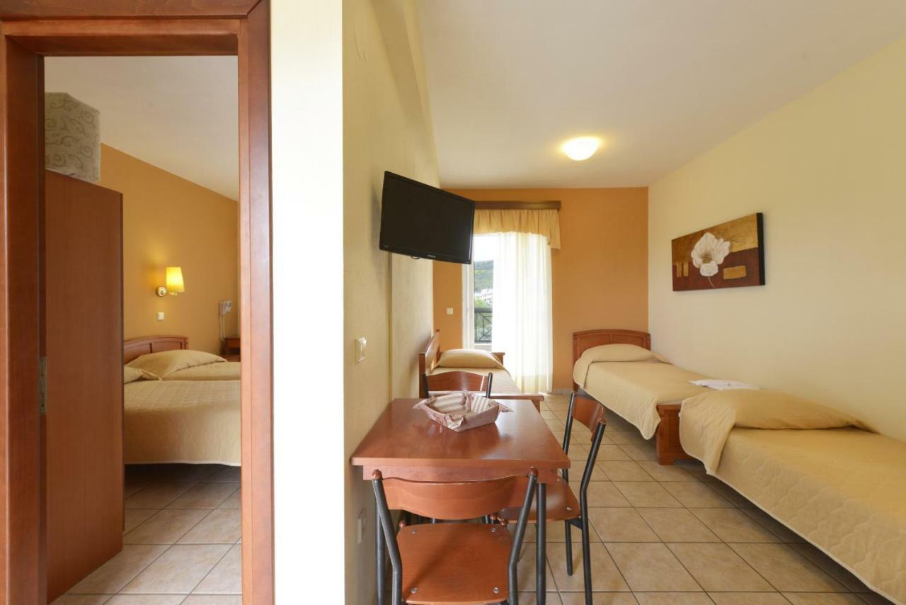 Amalia 3* Palaiontsiflikion