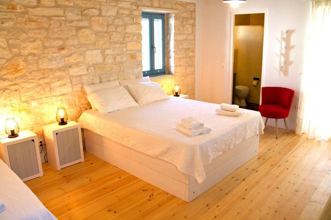 Nomads House * Logaras