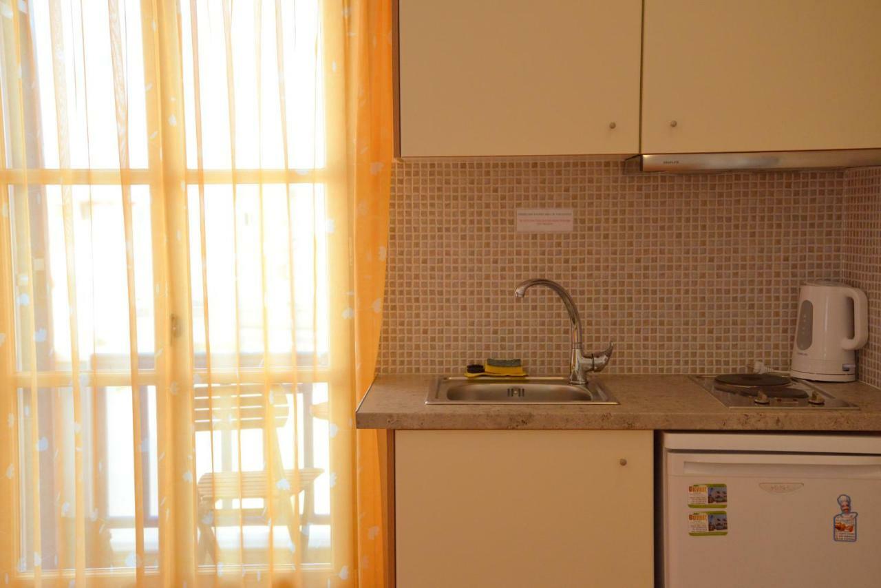 Finikas Apartment *