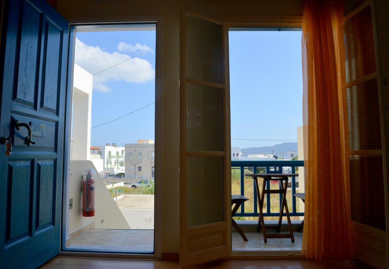 Apartment Finikas *