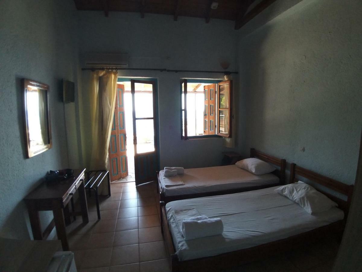Stoupa Properties Rooms *