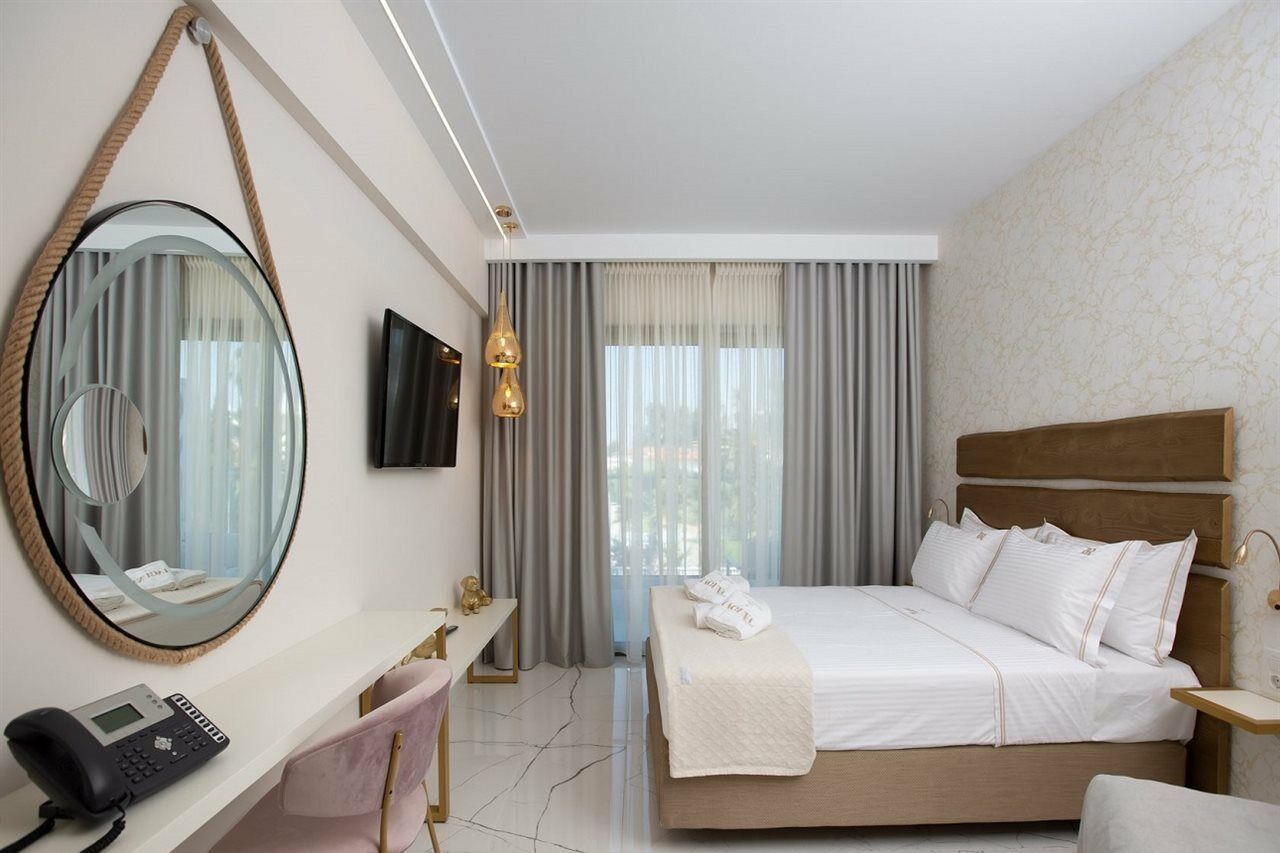 Laguna By Diomedes Group