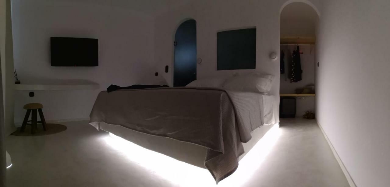 M-vibes Mykonos