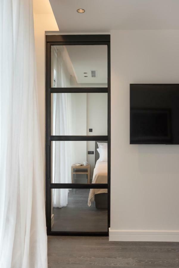 Glyfada South42 *