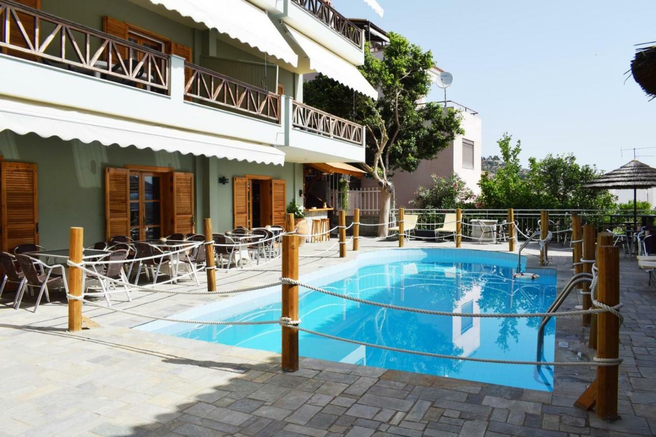 Aparthotel Ninemia Tolo