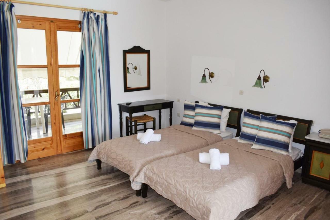 Aparthotel Ninemia Tolo