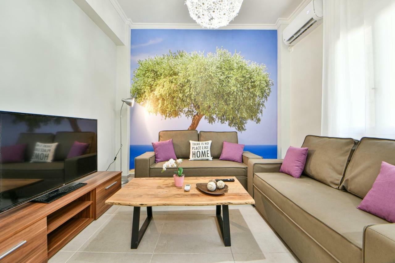 Fresh & Renovated Next To Metro Station *