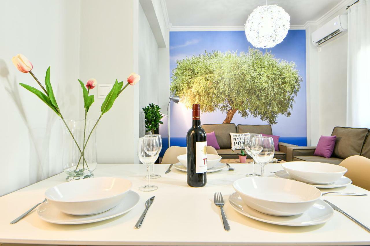 Fresh & Renovated Next To Metro Station *