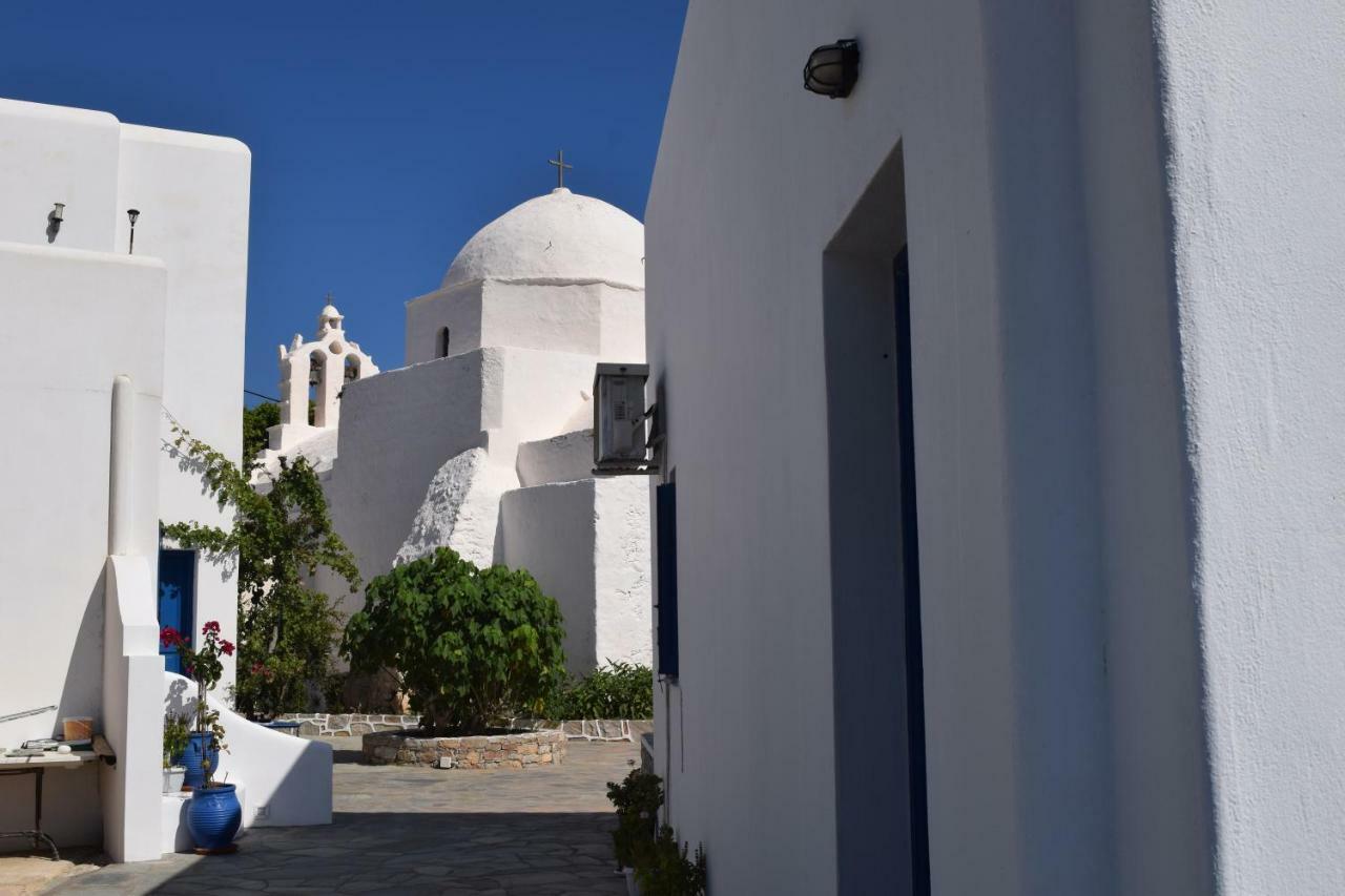 Paraporti Folegandros Town