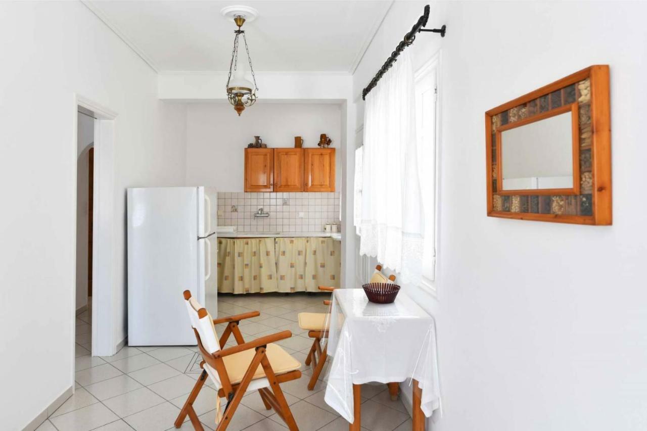 Hara Studios And Aparthotel 3*