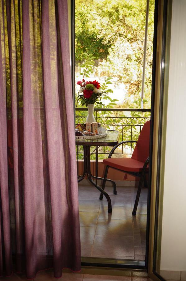 Nontas Aparthotel Kalamitsi (Lefkada)