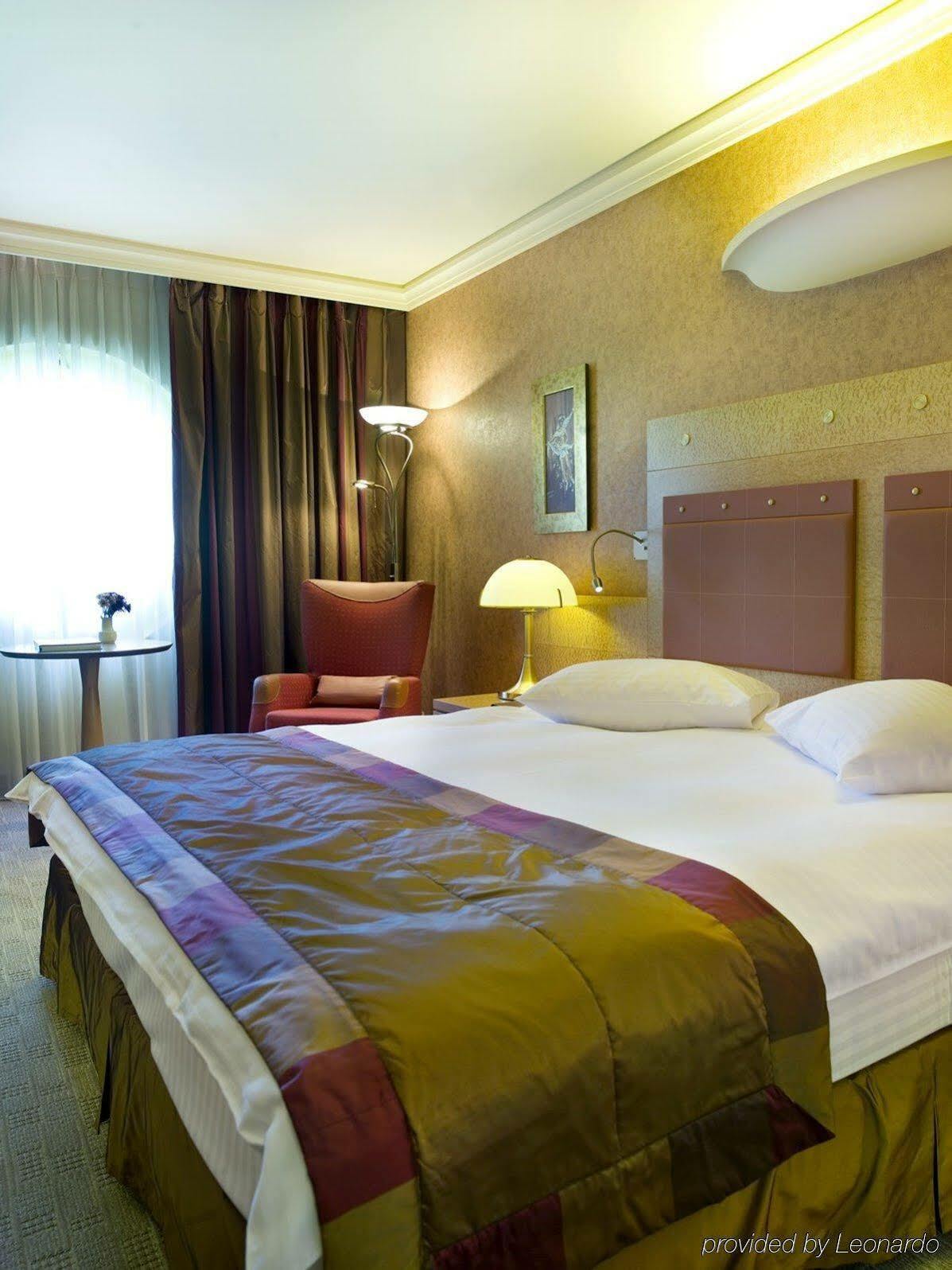 Attica Av, Airport W. By Ihg 4* Athens