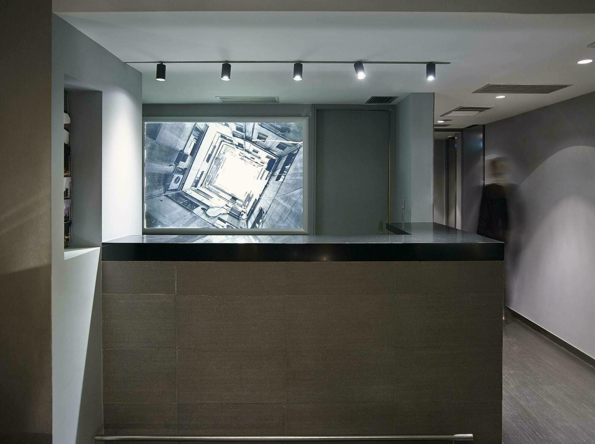 Periscope Hotel
