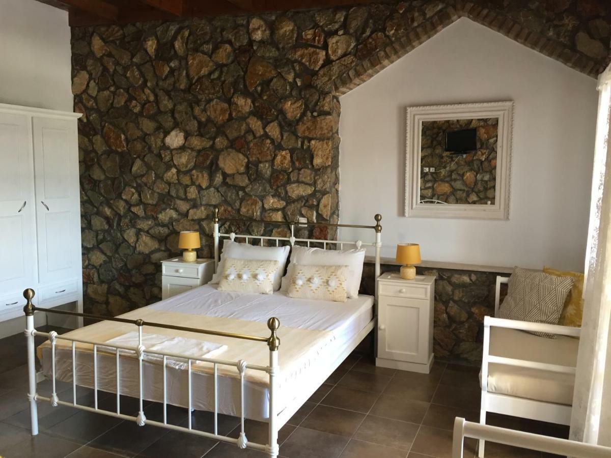 Aparthotel Vareladiko