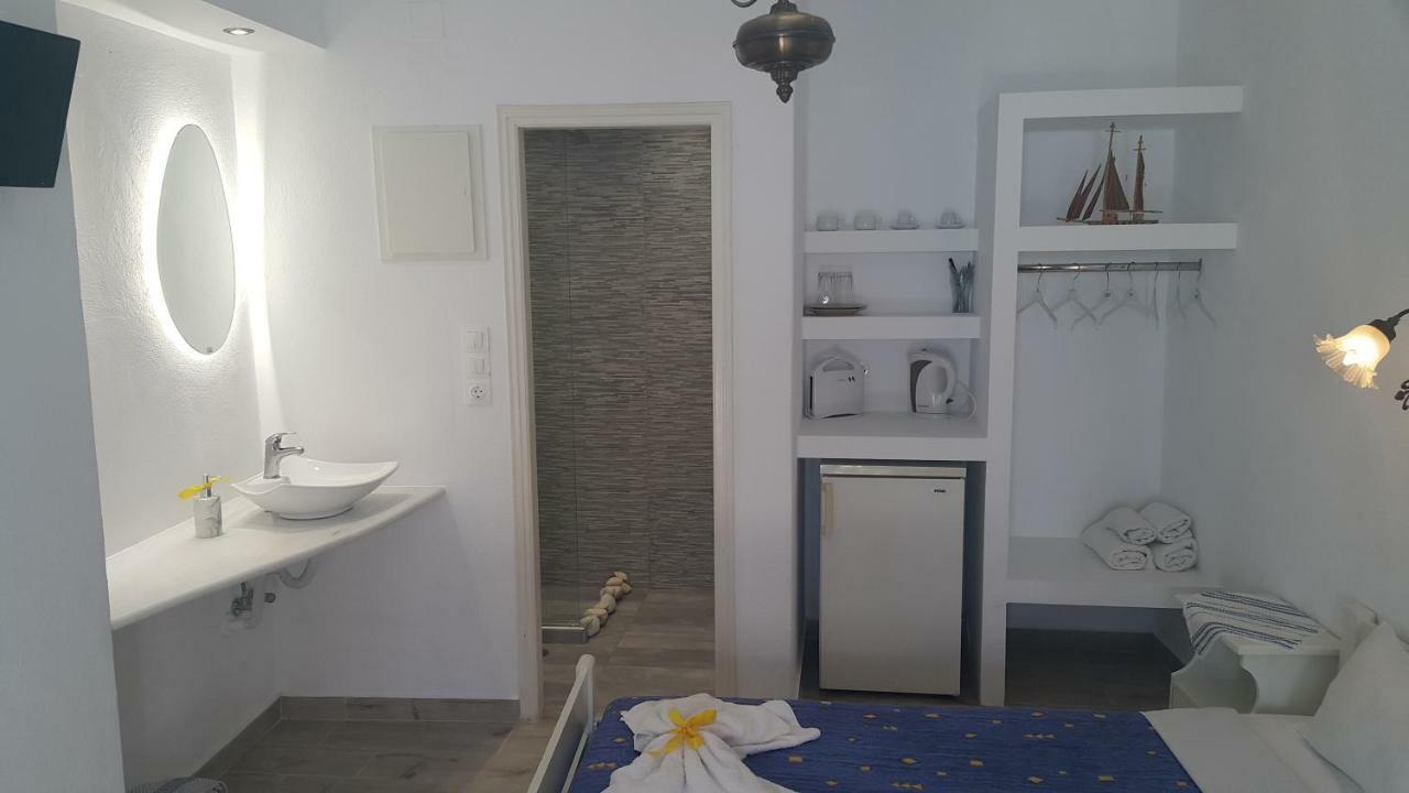 Augusta & Apartment Naousa (Paros)