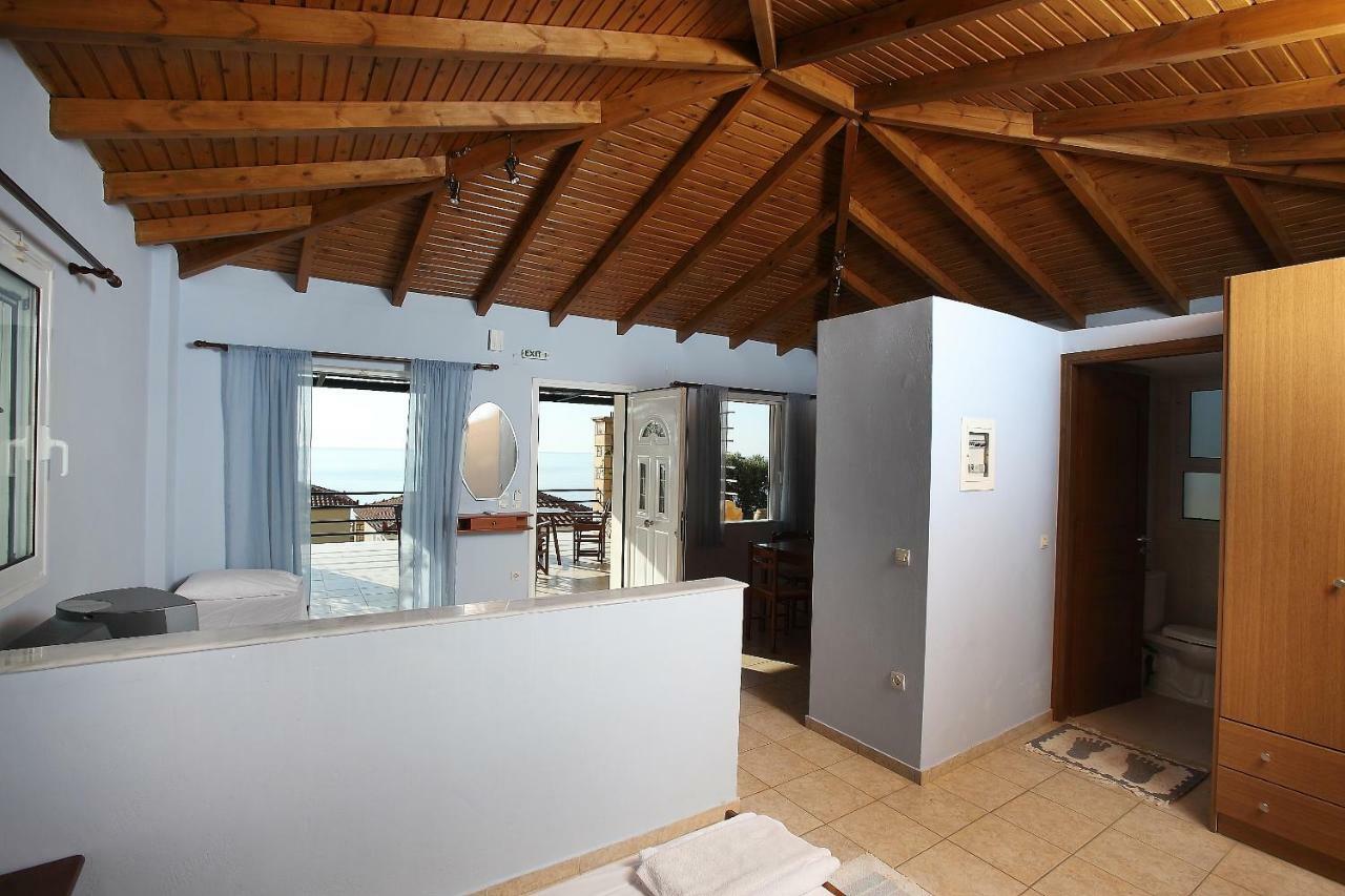 Alexandros Seaside Family & - Paradise, 7' From Petalidi Apartment Kalamaki (Messinia)