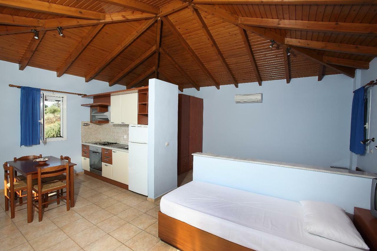 Alexandros Seaside Family & - Paradise, 7' From Petalidi