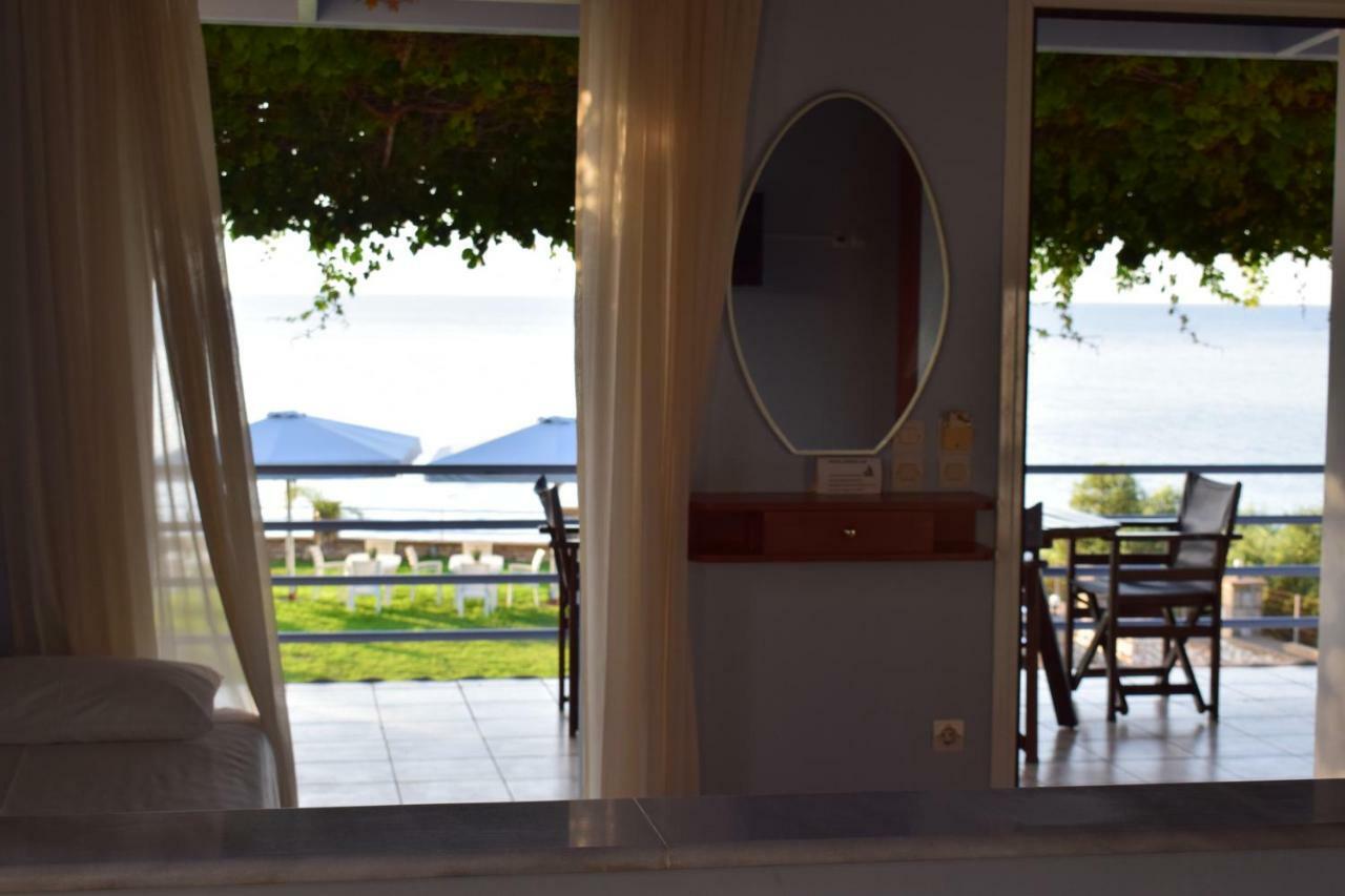 Apartment Alexandros Seaside Family & - Paradise, 7' From Petalidi