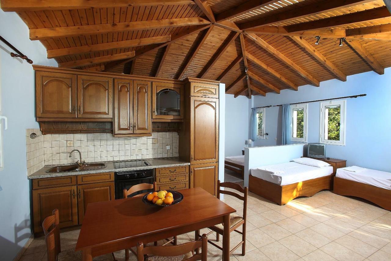 Apartment Alexandros Seaside Family & - Paradise, 7' From Petalidi