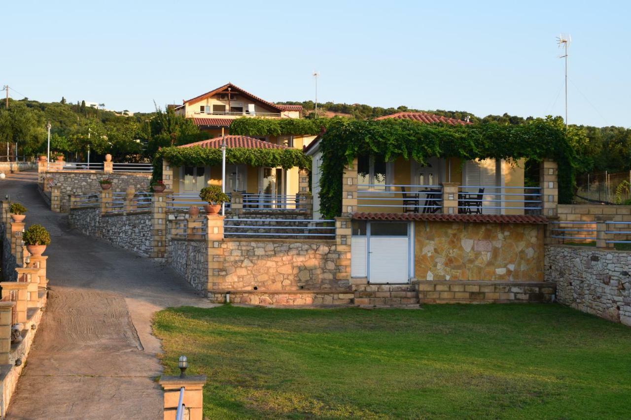 Alexandros Seaside Family & - Paradise, 7' From Petalidi Apartment