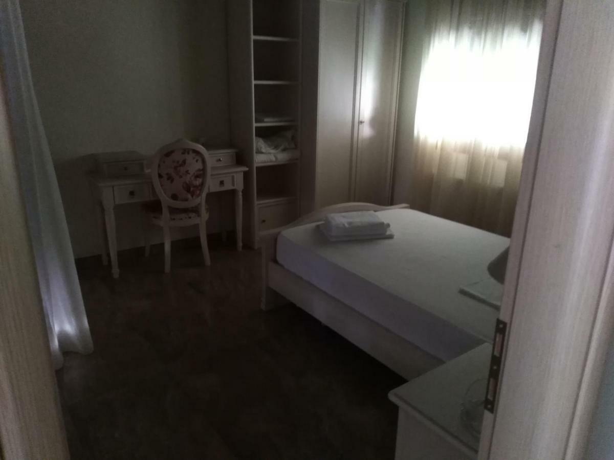 Yut Holiday Nea Skioni