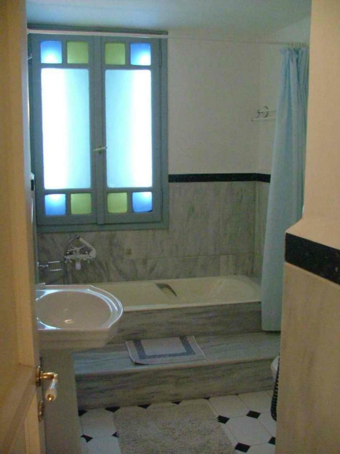 Kynthia Apartment