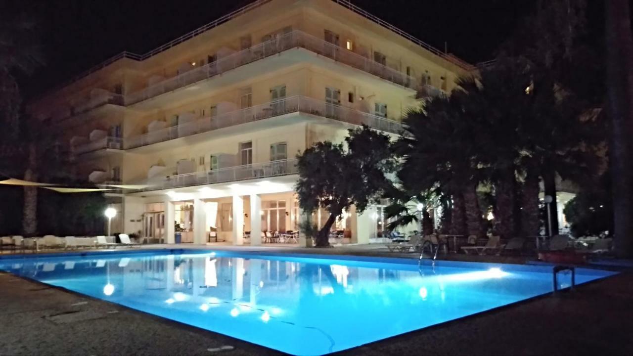 Hotel Nireus 2*
