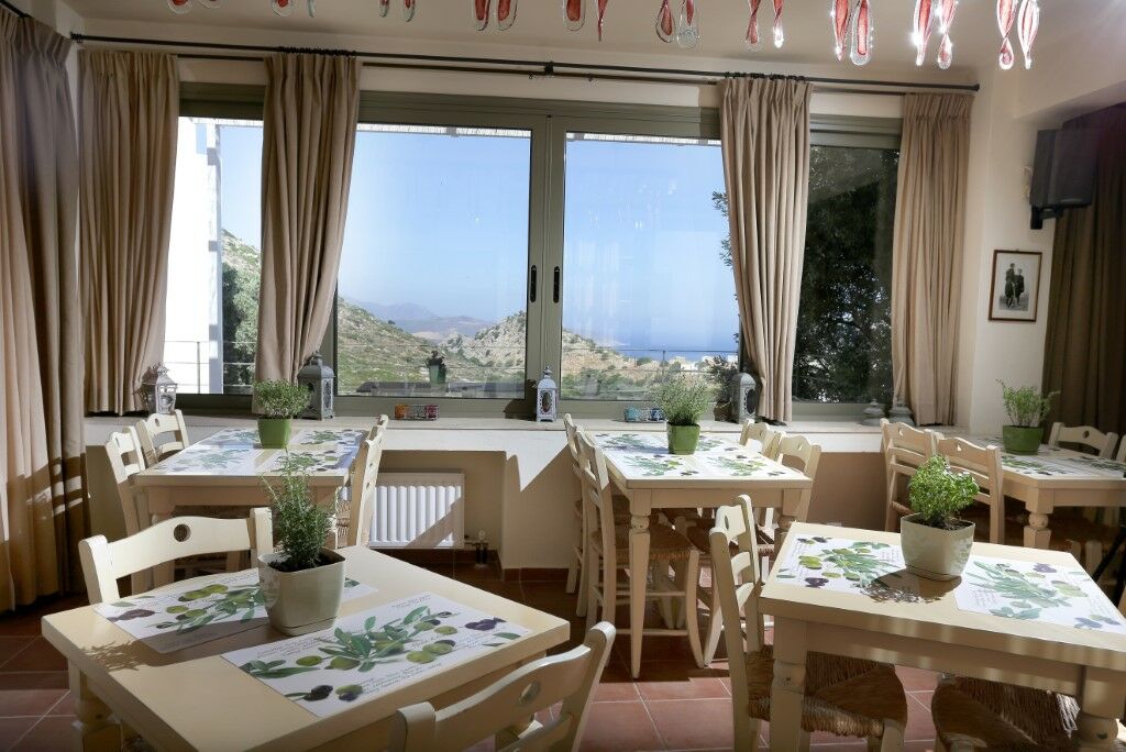 - Mourtzanakis 3*