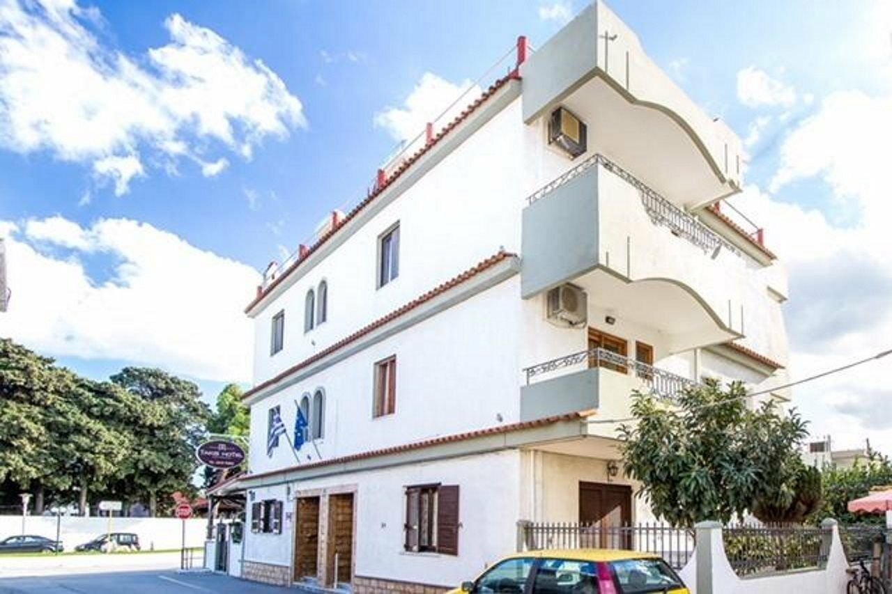 Apartment Takis *