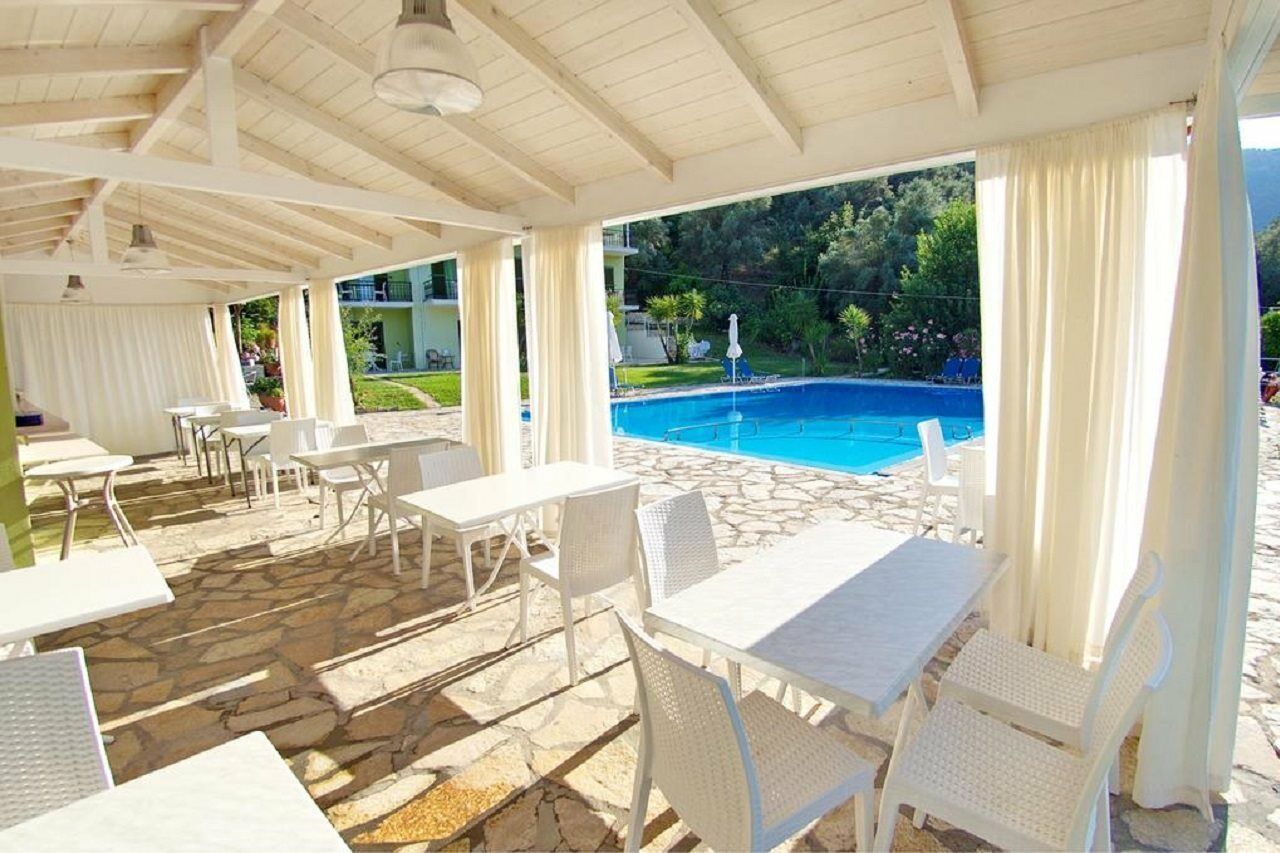 Vliho Bay & Apartment