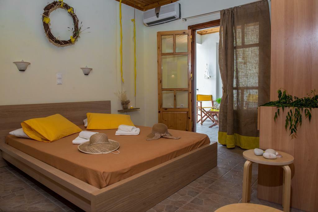 Summer Bed * Nydri (Lefkada)