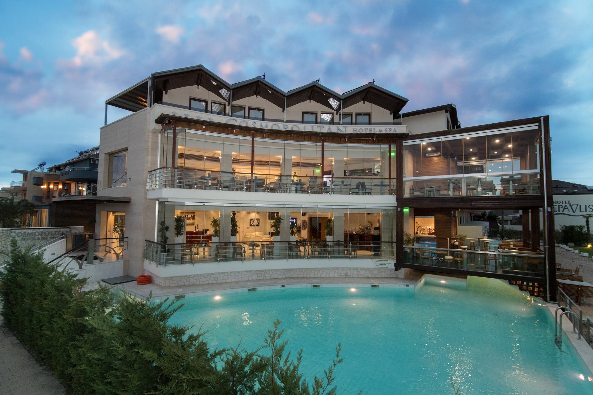 Cosmopolitan & Paralia Katerinis