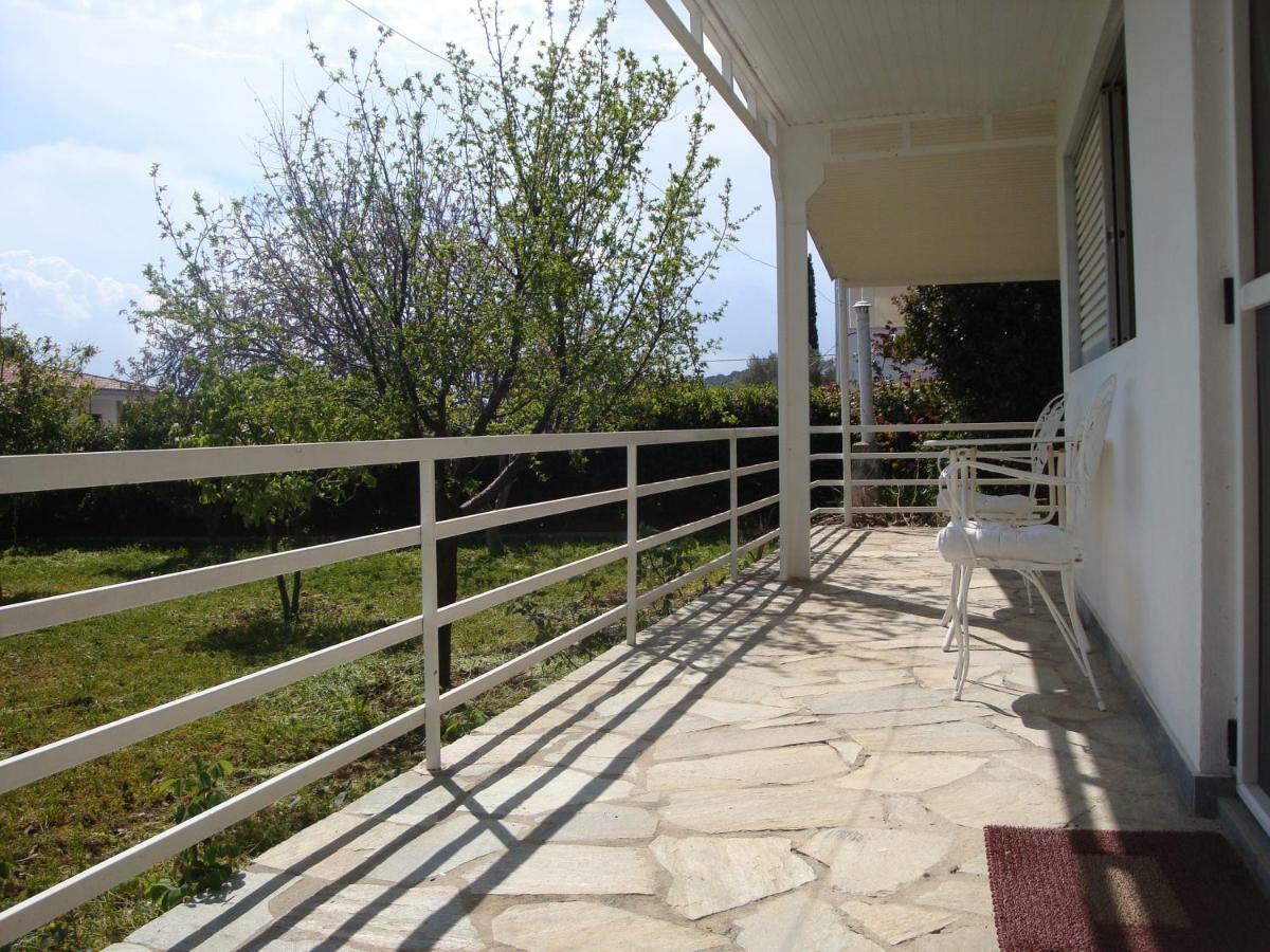 Three Bedroom Holiday home Magoula (Evia)