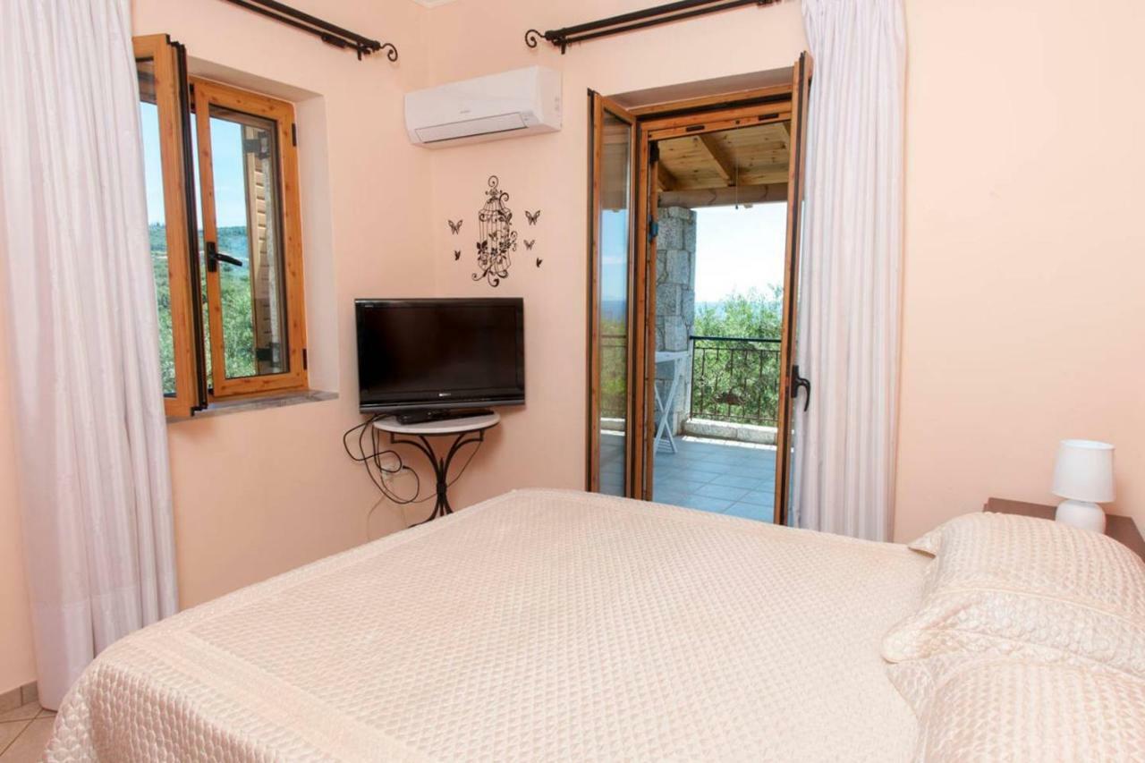 Seaside Serenity - Stylish Seaview Apartment *