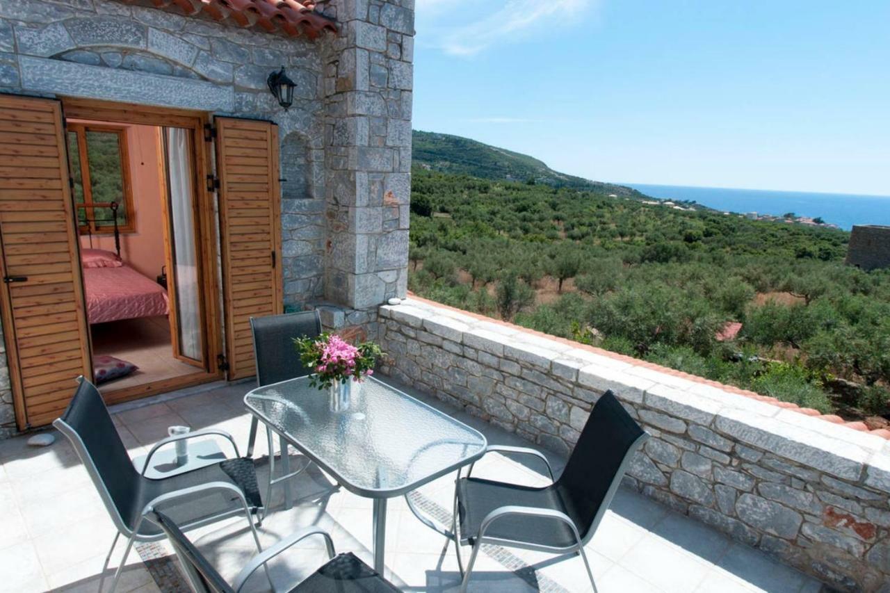 Seaside Serenity - Stylish Seaview Apartment