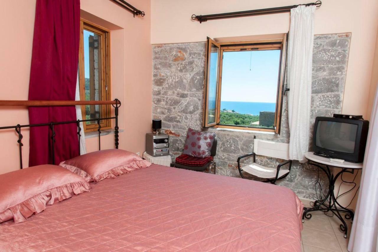 Apartment Seaside Serenity - Stylish Seaview Kotronion (West Mani)