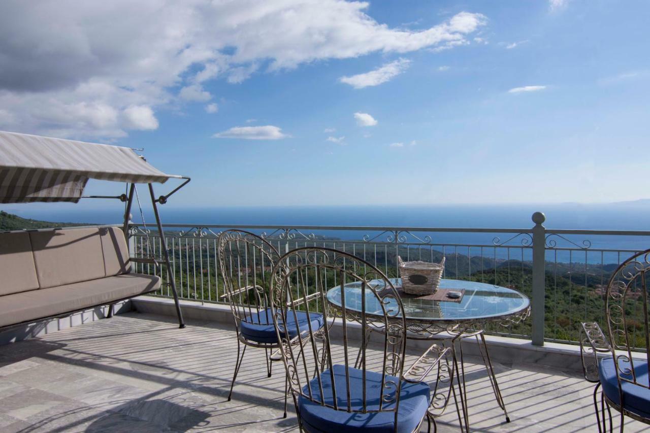 The Balcony Of Mani Holiday home Tseria