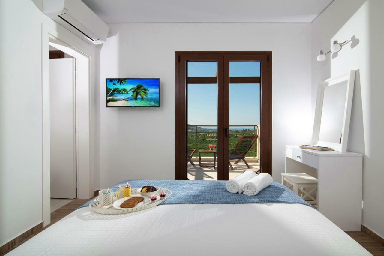 Luxury Malvasia With Seaview And Heated Pool Epano Vathia