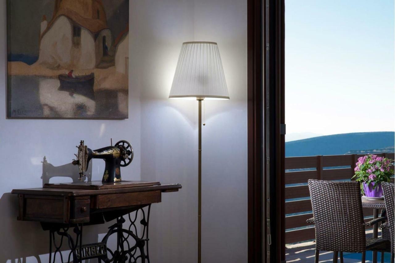 Villa Luxury Malvasia With Seaview And Heated Pool Epano Vathia
