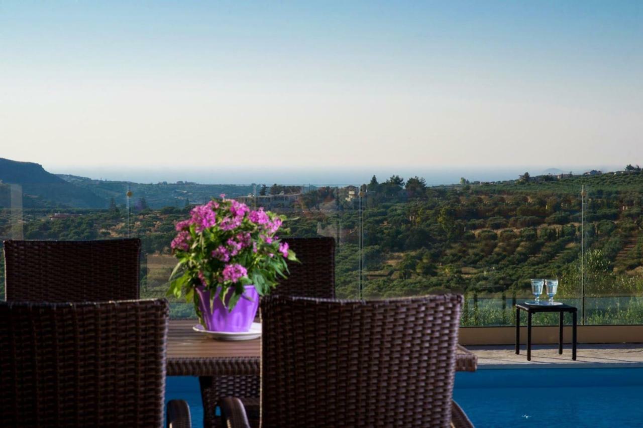 Luxury Malvasia With Seaview And Heated Pool Villa