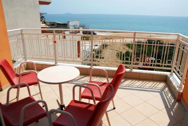 Apartment Avra *