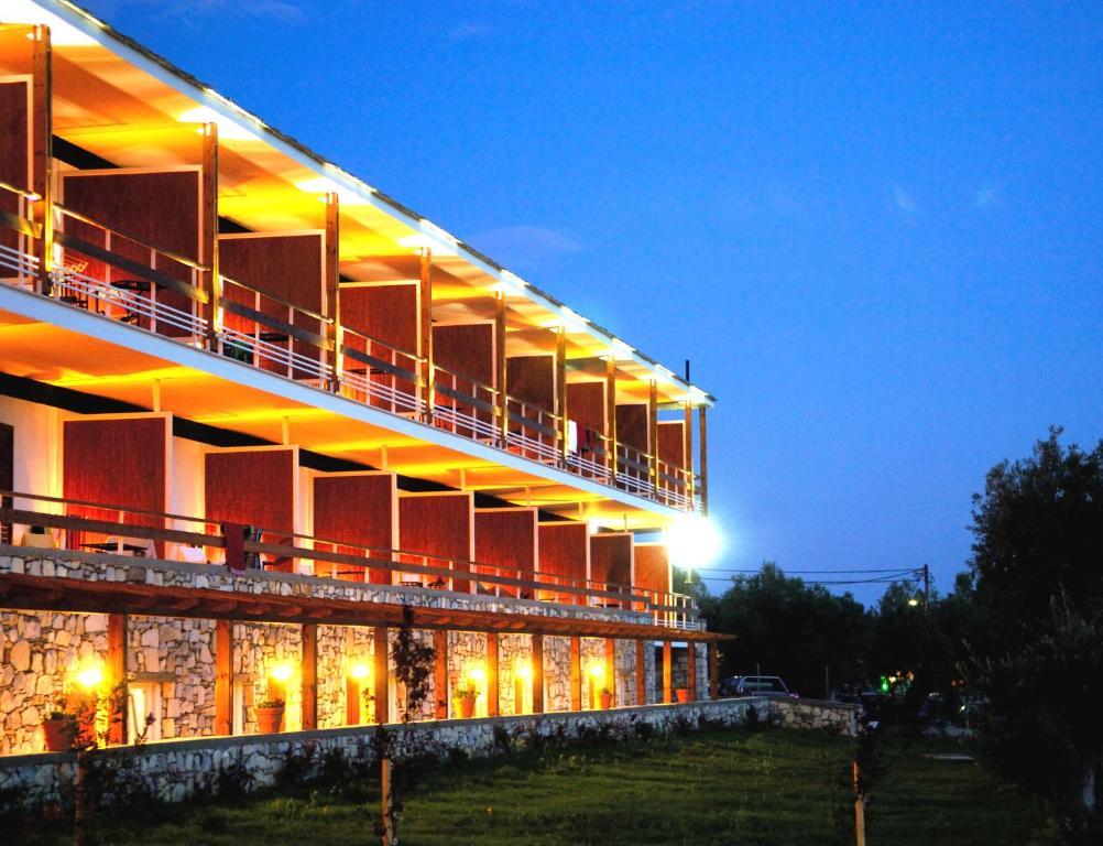 Resort Xenia Ouranoupolis 4*