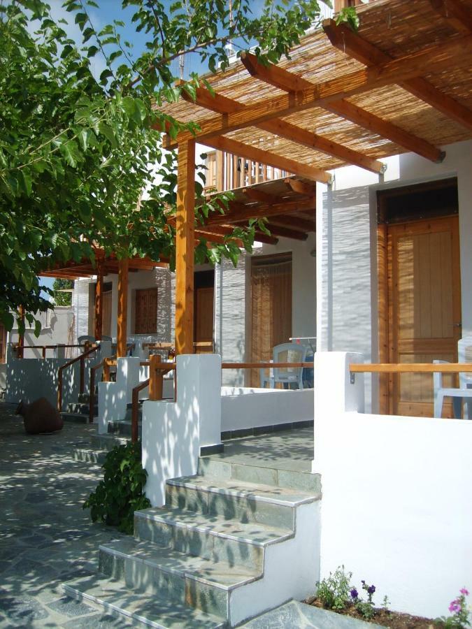 τo κamari Apartment