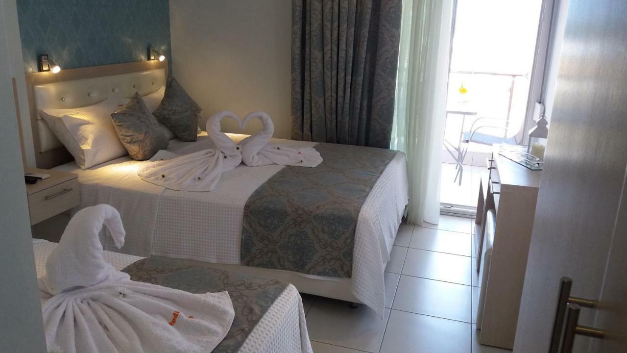 Lydia Hotel *