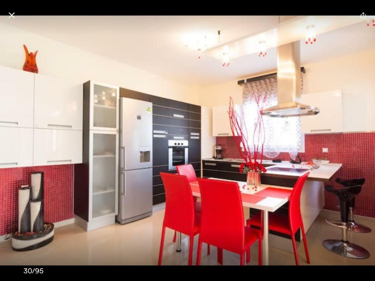 Apartment Artisti Elena