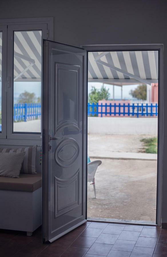 The Blue Door * Lixouri