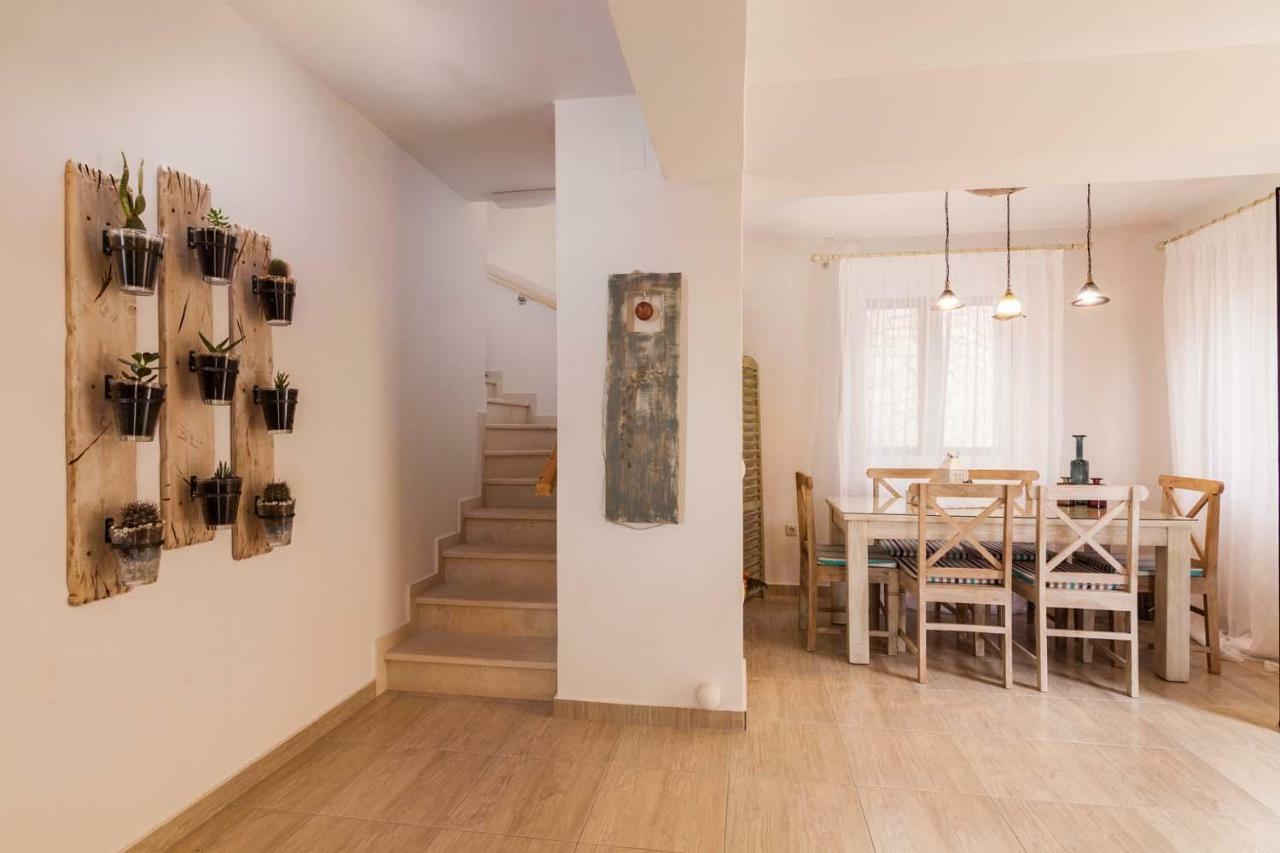 Muscalas By Konnect, 200m From The *