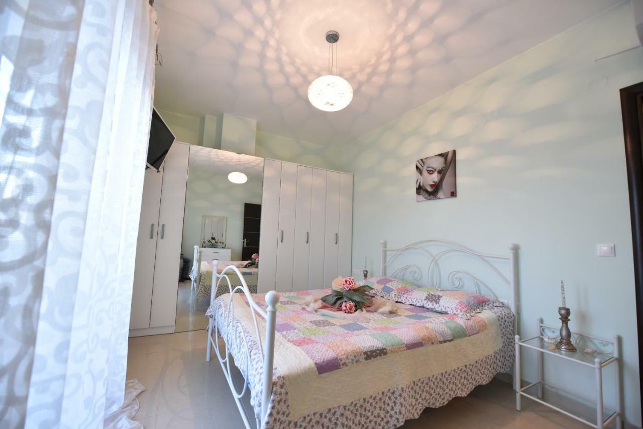 Artisti Elena Apartment *