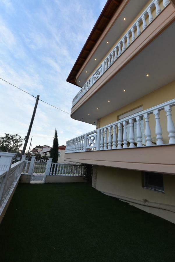Artisti Elena Apartment